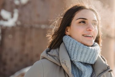 Cashmere vs Merino Wool: Pick the Right Fall Sweater