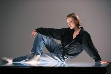 Clean Girl Streetwear: A Polished Everyday Formula