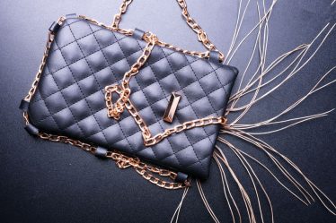 5 Statement Handbags That Make Fall Outfits Look Finished