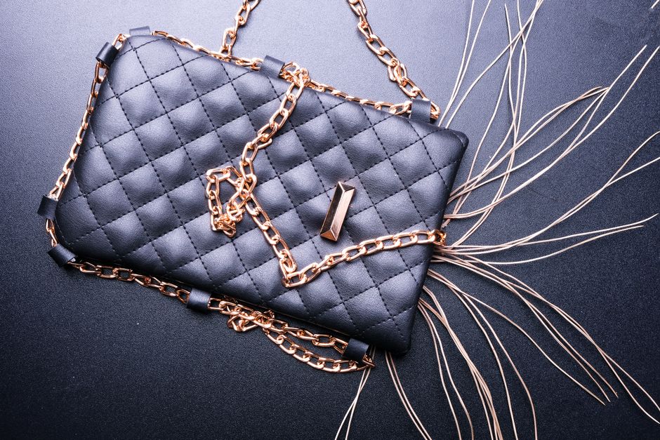 5 Statement Handbags That Make Fall Outfits Look Finished 5 Statement Handbags That Make Fall Outfits Look Finished
